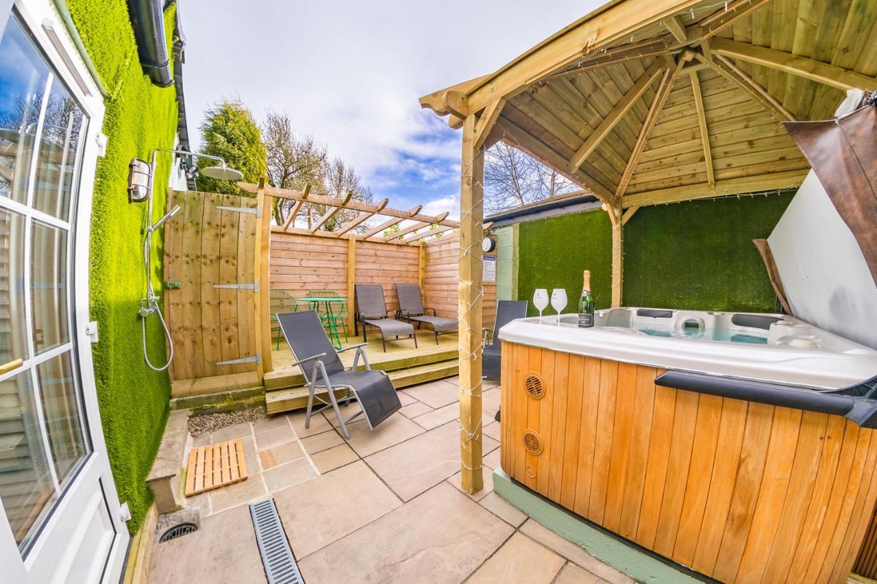 Отель Thomas Wright House Byers Green Экстерьер фото