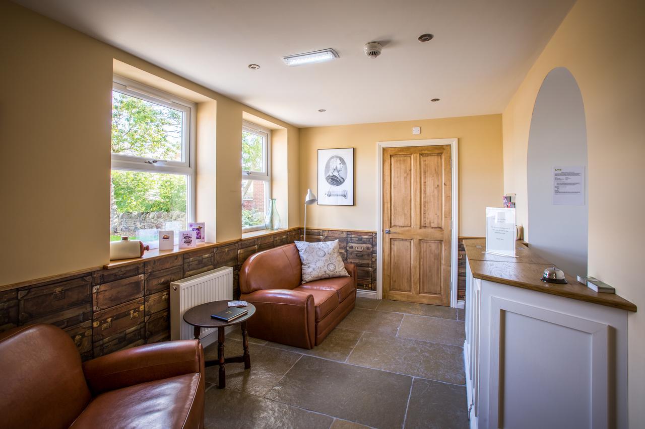 Отель Thomas Wright House Byers Green Экстерьер фото